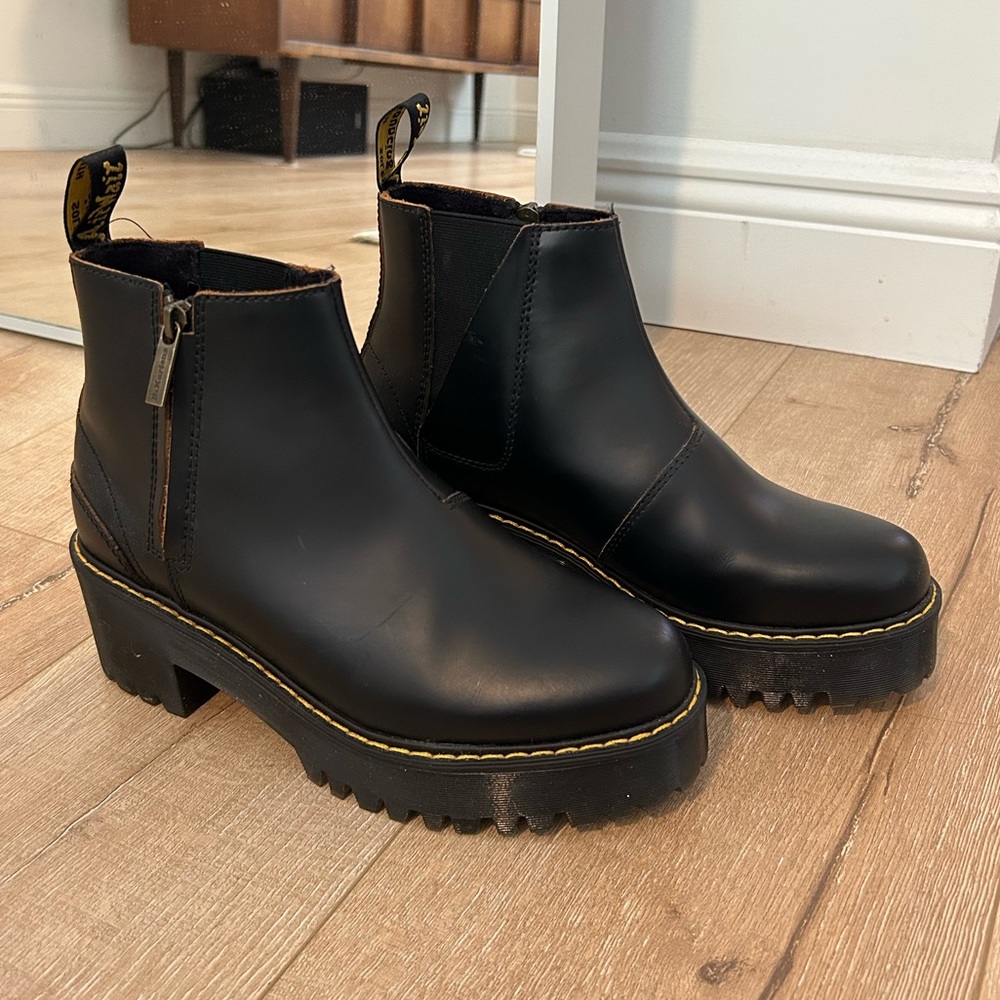 Dr Marten Rometty II zip up size 8 women’s, 39 EU